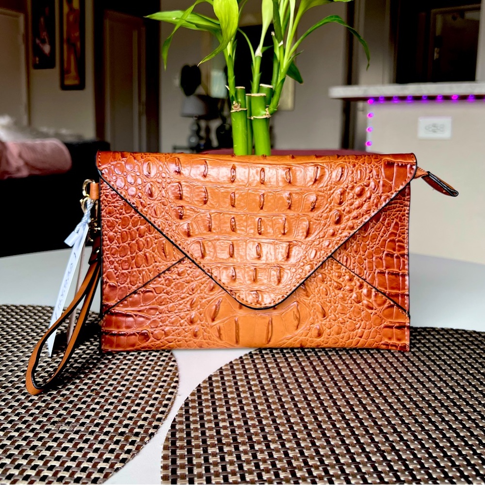 Calin Collection Vegan Wristlet Clutch